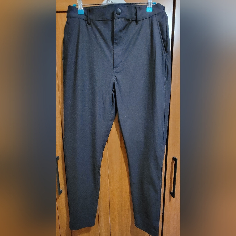 Cuts AO Jogger Pants Black L